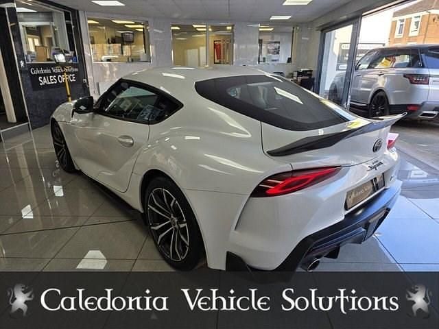 Used Toyota Supra 258 HP (189 kW) 2021 White Coupe