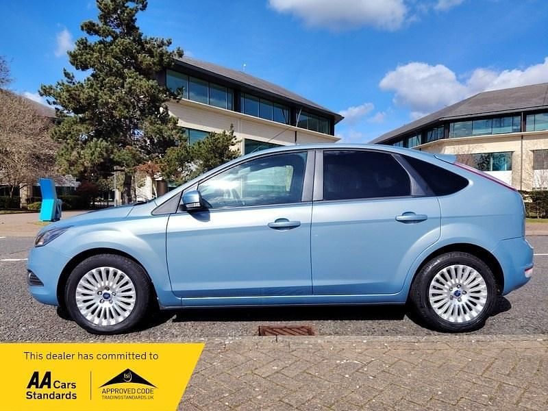 Begagnad Ford Focus Titanium 99 HK (72 kW) 2008 Blå Halvkombi
