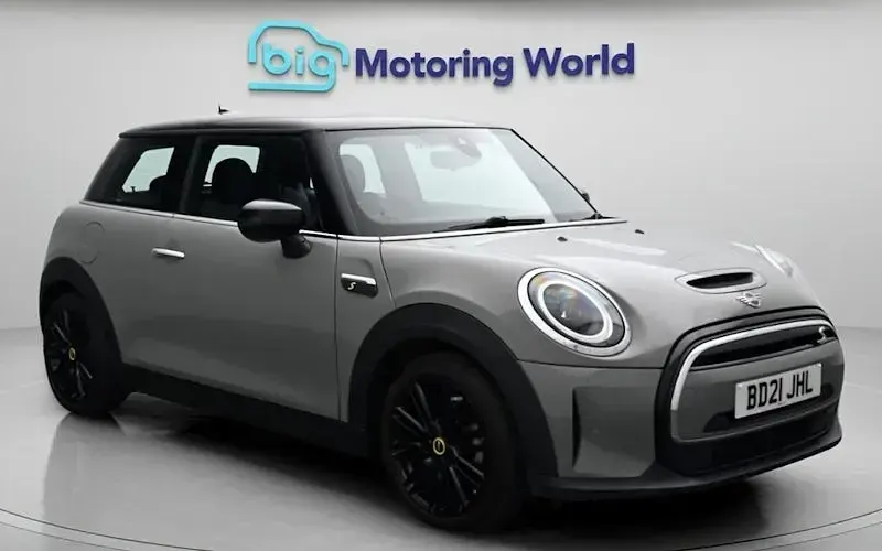 Used Mini Cooper Level 2 135 kW (184 HP) 2021 Hatchback