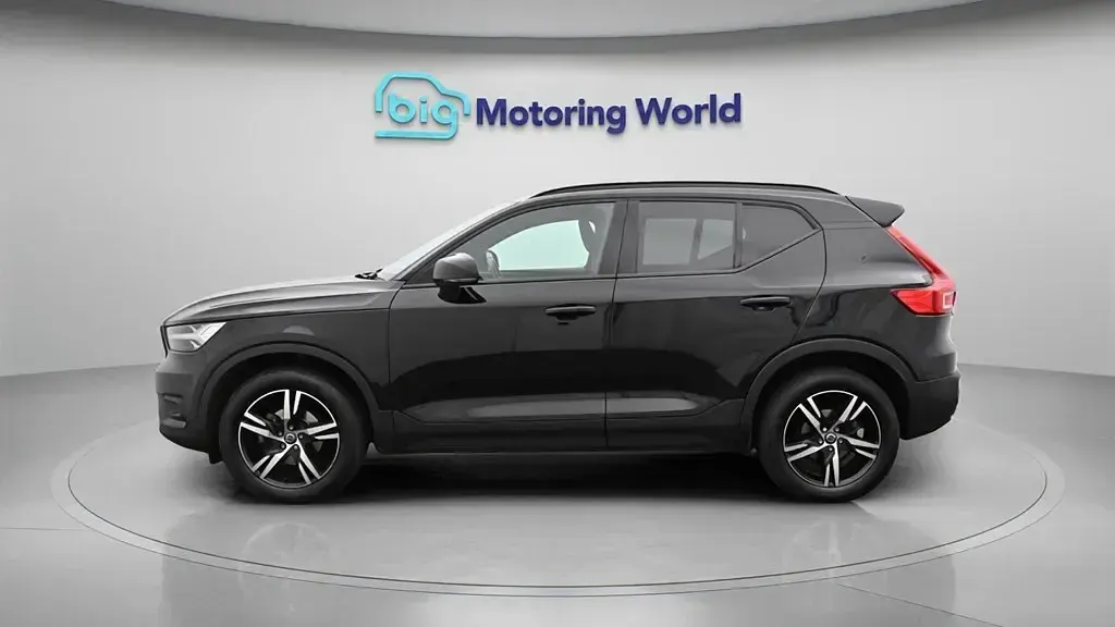 Used Volvo XC40 R-Design 163 HP (119 kW) 2020 Black SUV