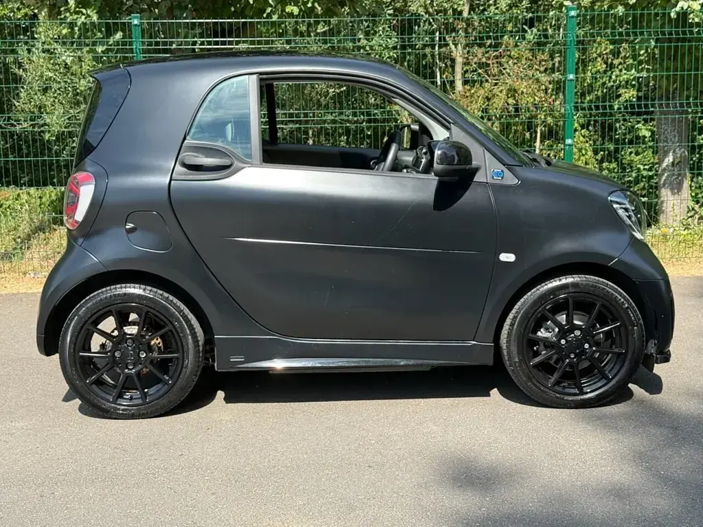 Used Smart ForTwo Electric Drive 22 kW (30 HP) 2021 Black/blue Coupe