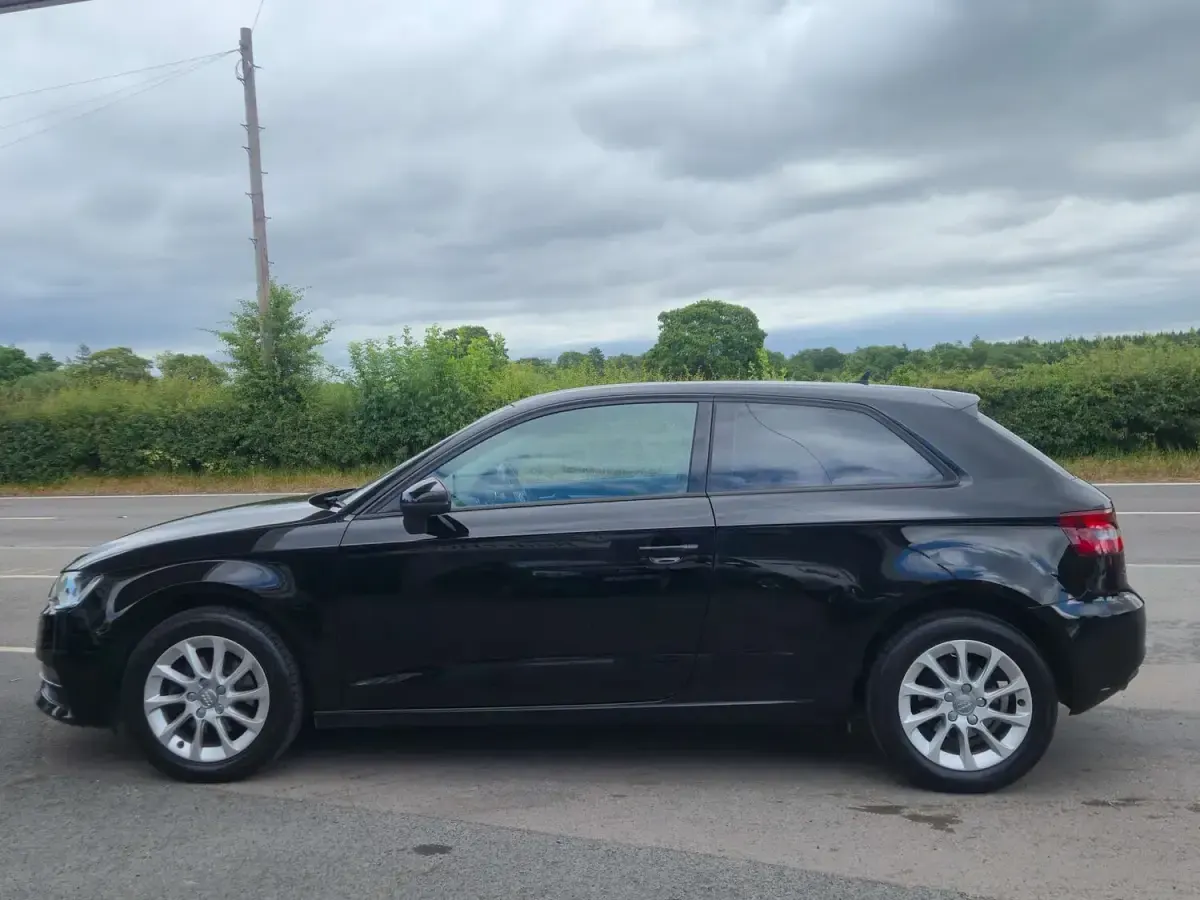 Used Audi A3 110 HP (80 kW) 2013 Black Hatchback