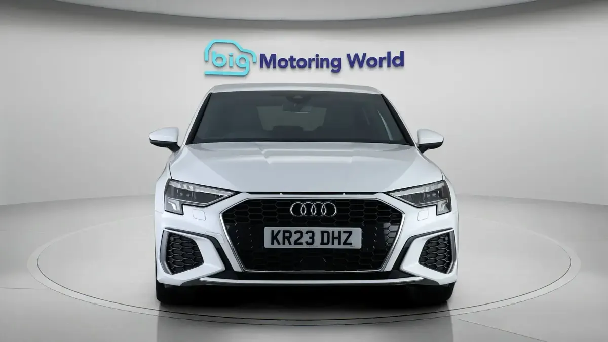 Usado Audi A3 S-Line 148 HP (108 kW) 2023 Sedan