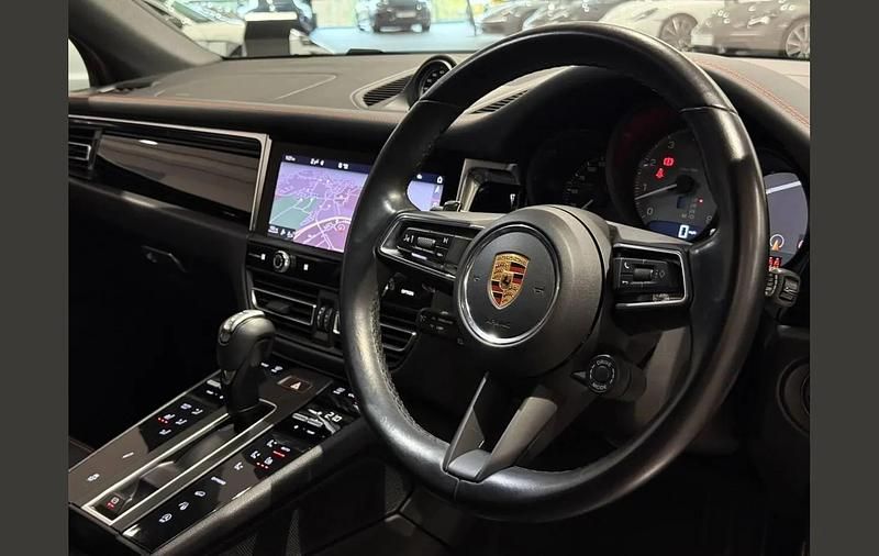 Used Porsche Macan S 374 HP (275 kW) 2022 Orange SUV