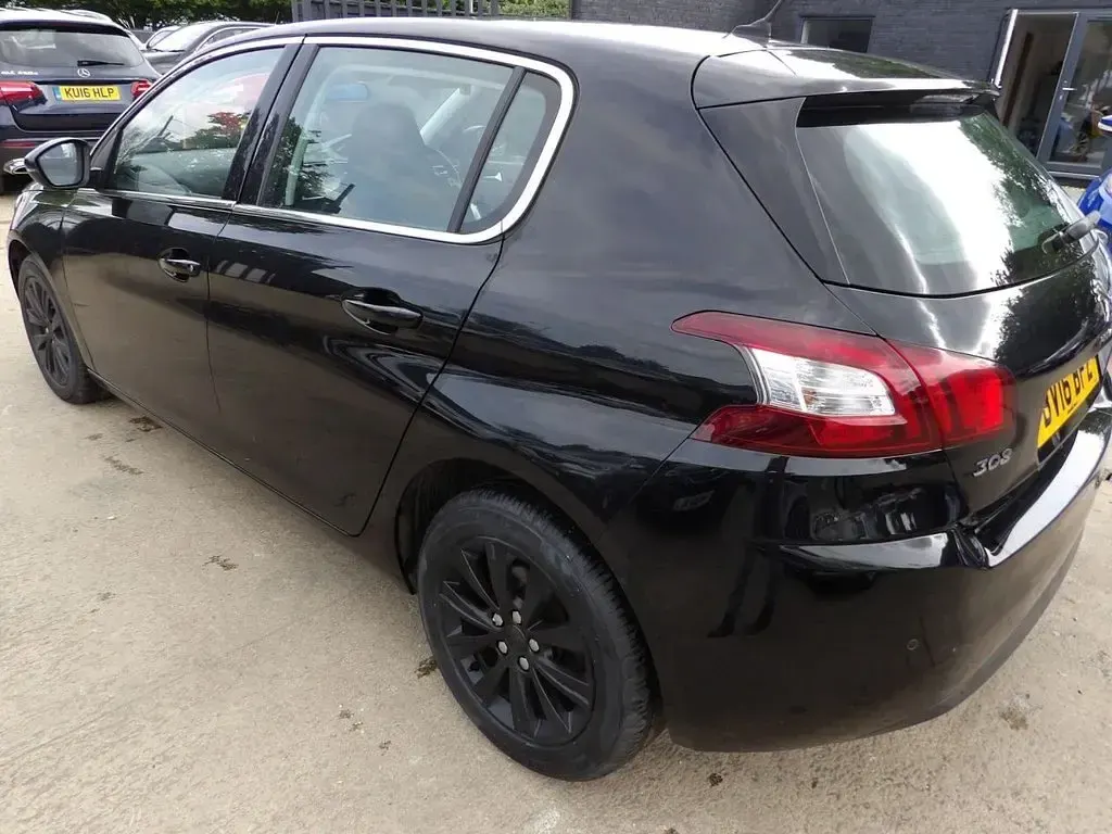 Used Peugeot 308 Allure 120 HP (88 kW) 2016 Black Hatchback