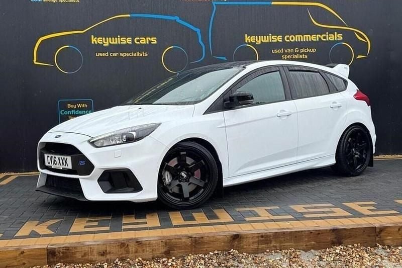 Used Ford Focus RS 350 HP (257 kW) 2016 White Hatchback