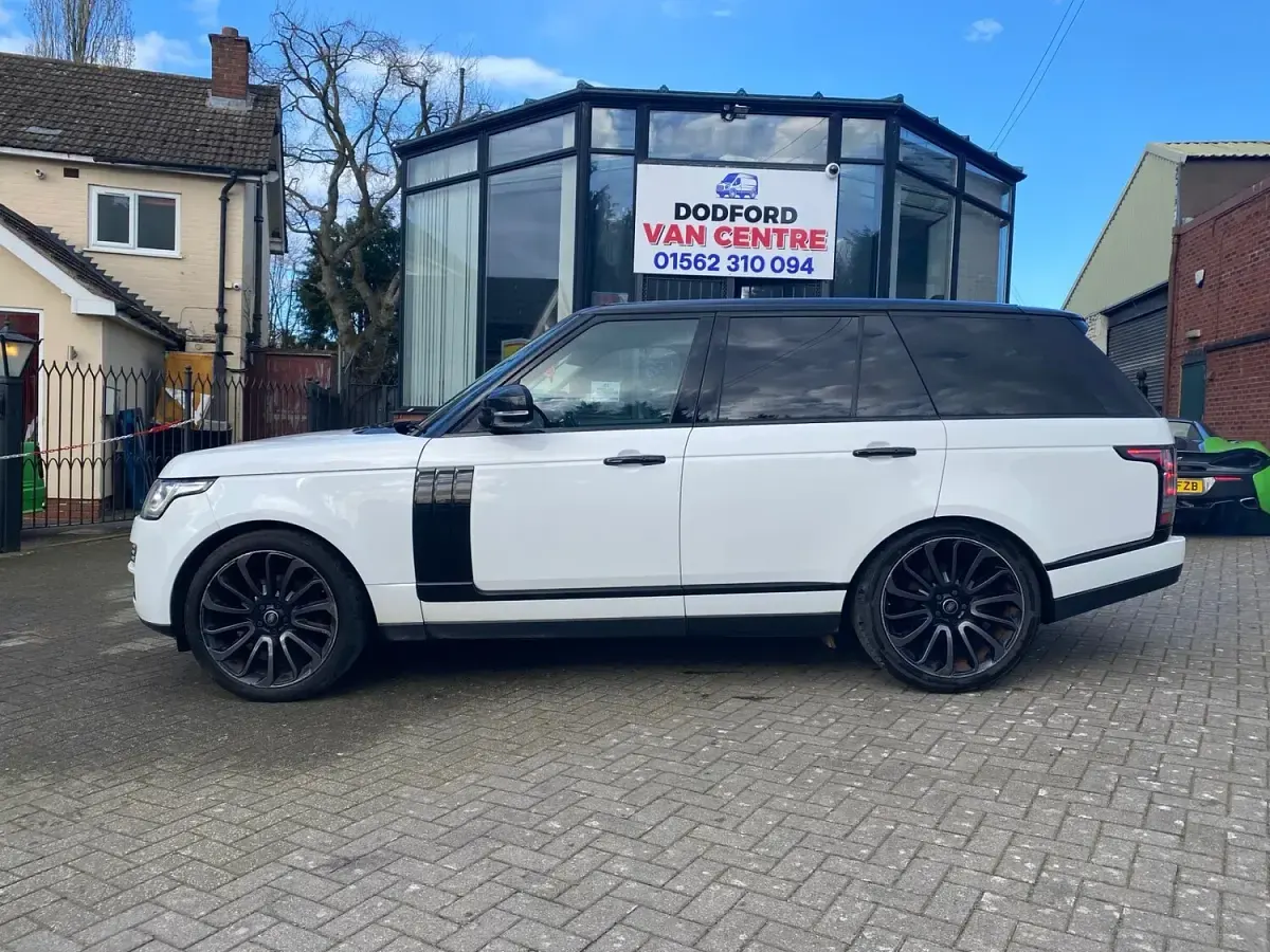 Used Land Rover Range Rover Vogue 2015 White SUV