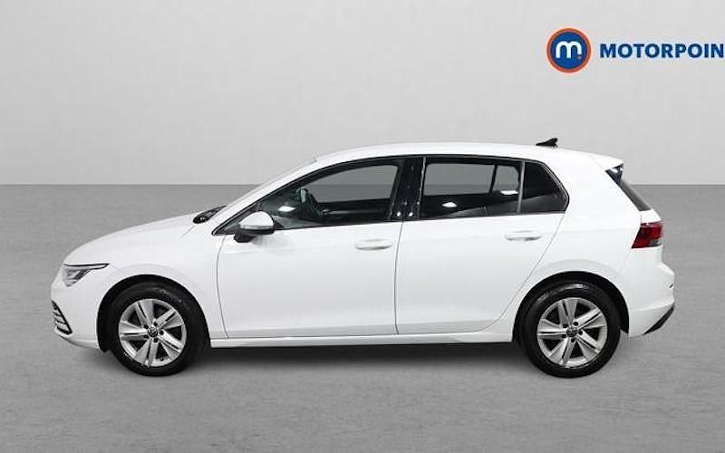Second-hand VW Golf VIII Life 110 CP (80 kW) 2024 Hatchback