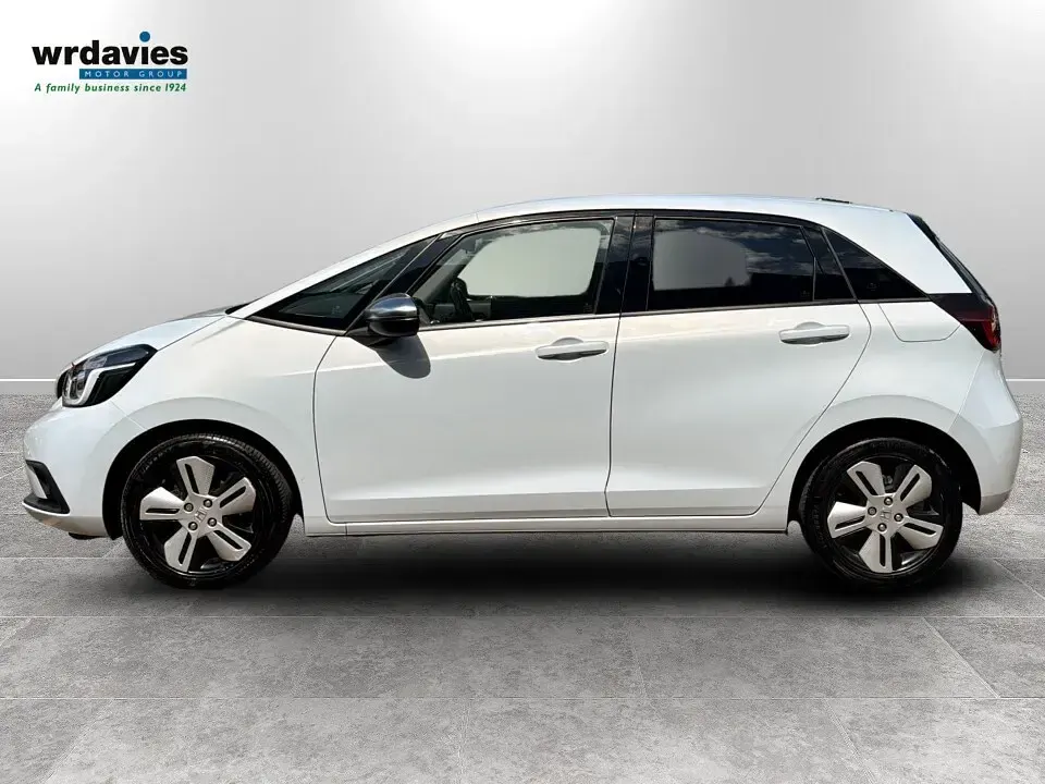 Used Honda Jazz Hybrid 109 HP (80 kW) 2021 White Hatchback