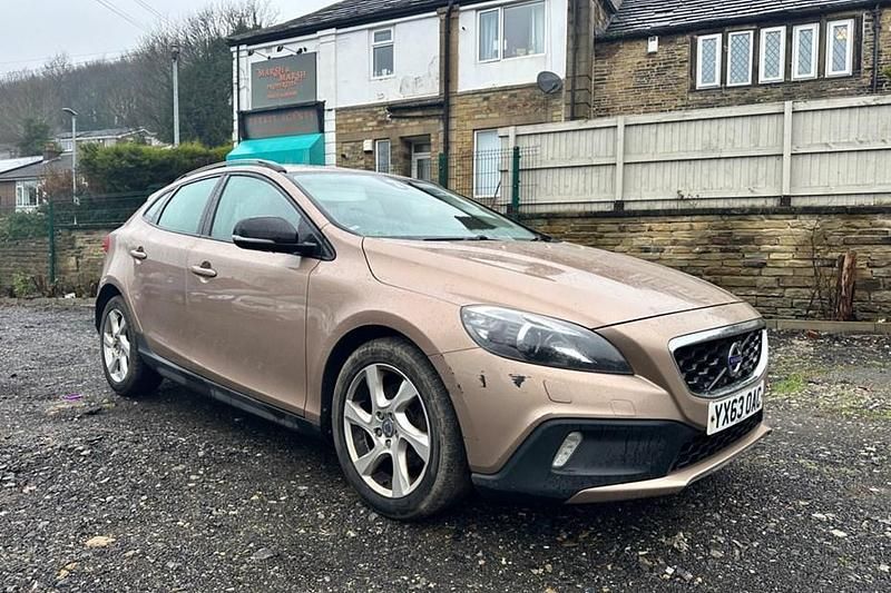 Used Volvo V40 CC 115 HP (84 kW) 2013 Estate