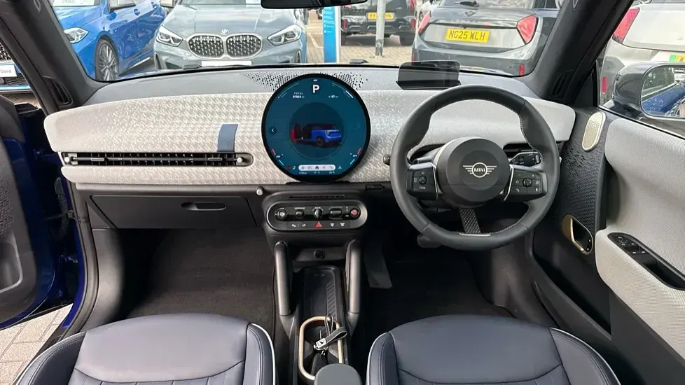 Used Mini Cooper SE Hatch 158 kW (215 HP) 2024 Blue Hatchback