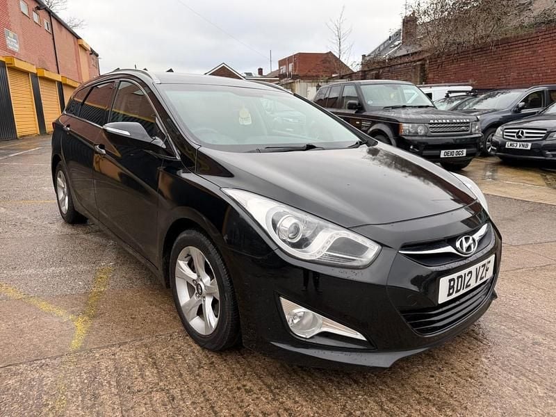 Black Used 2012 Hyundai i40 Style Estate | £2,695 (Good price) - Image 1/4