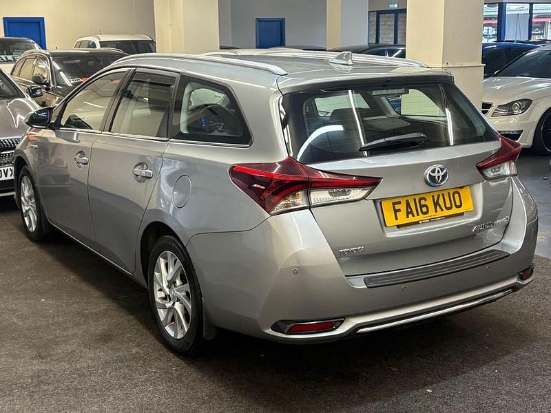 Used Toyota Auris Hybrid 2016 Grey Estate