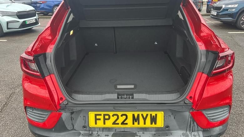 Used Renault Arkana Version S 145 HP (106 kW) 2022 Red SUV