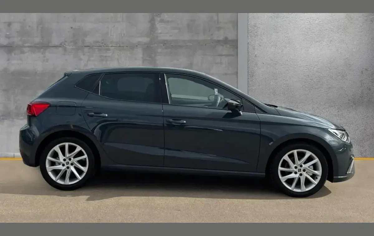 Novo Seat Ibiza FR 115 HP (84 kW) 2025 Azul Citadino