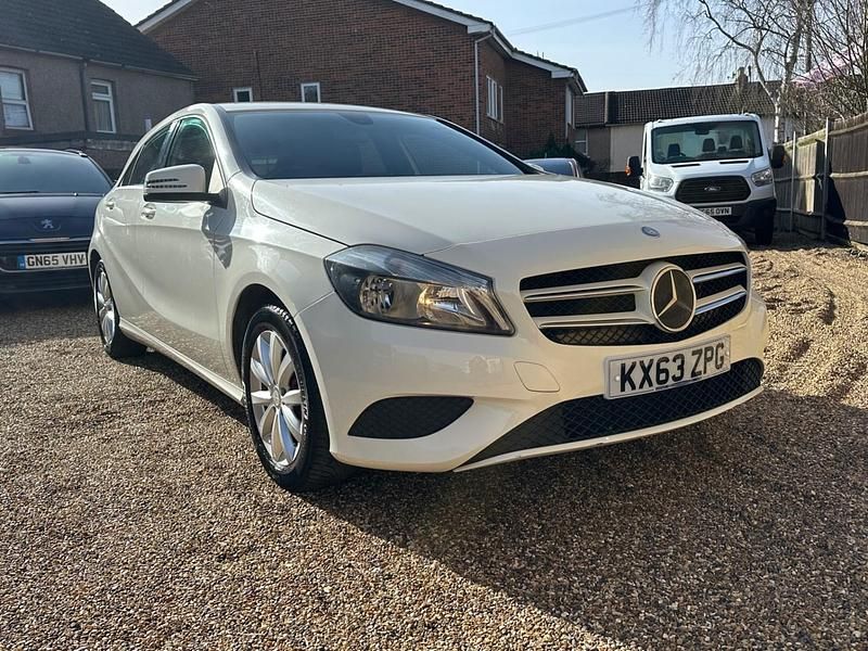 Used Mercedes A180 SE 2013 White Hatchback