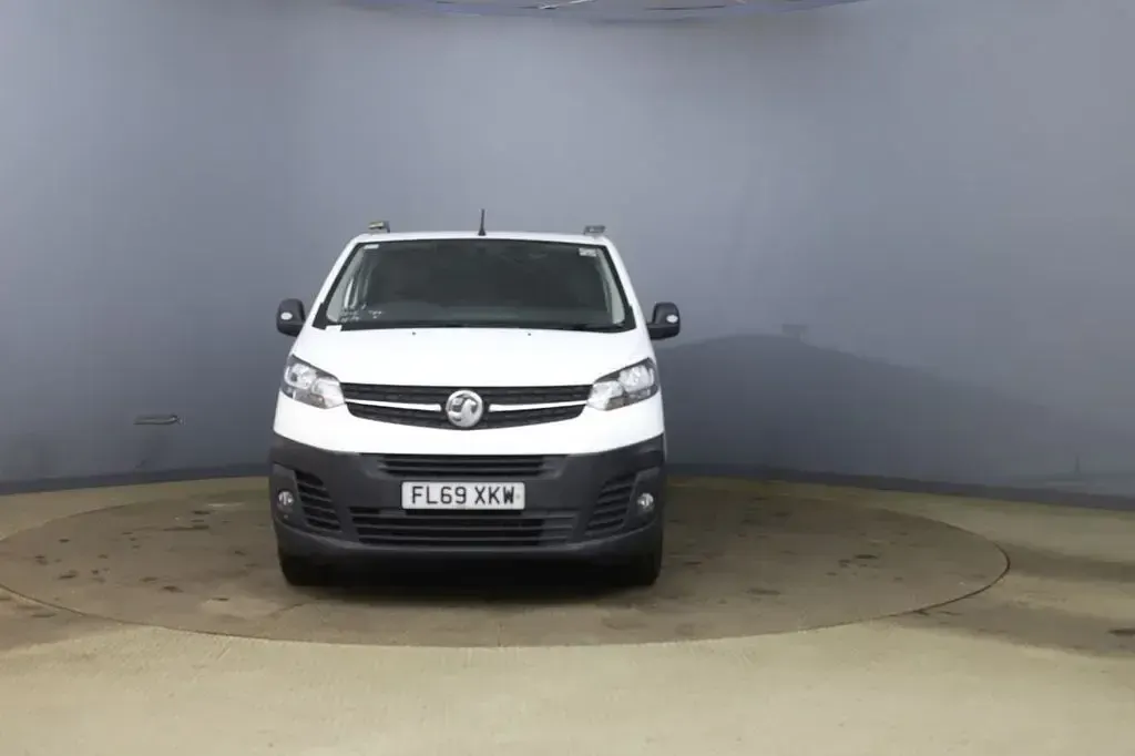Used Vauxhall Vivaro Edition 100 HP (73 kW) 2019 White MPV