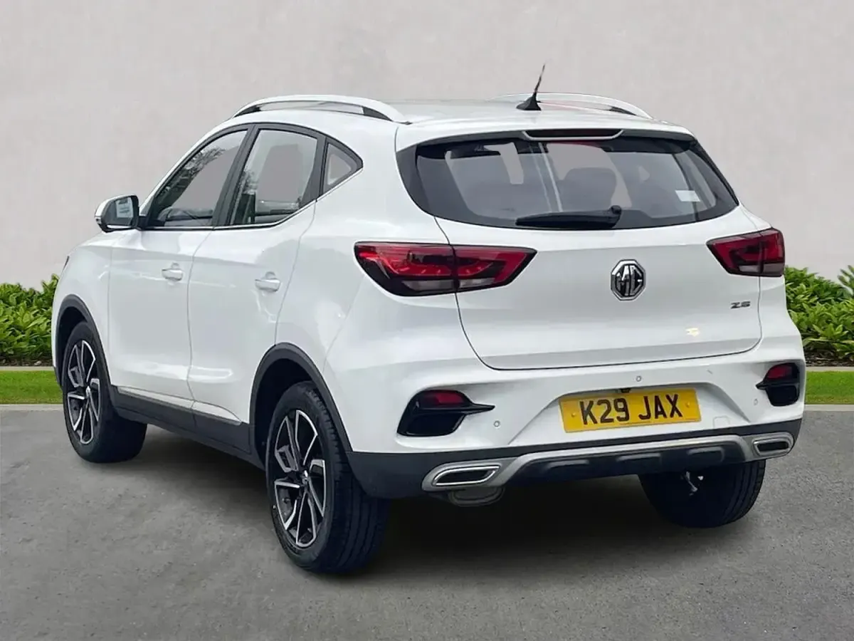 Usado MG ZS Exclusive 106 CV (77 kW) 2022 Blanco SUV