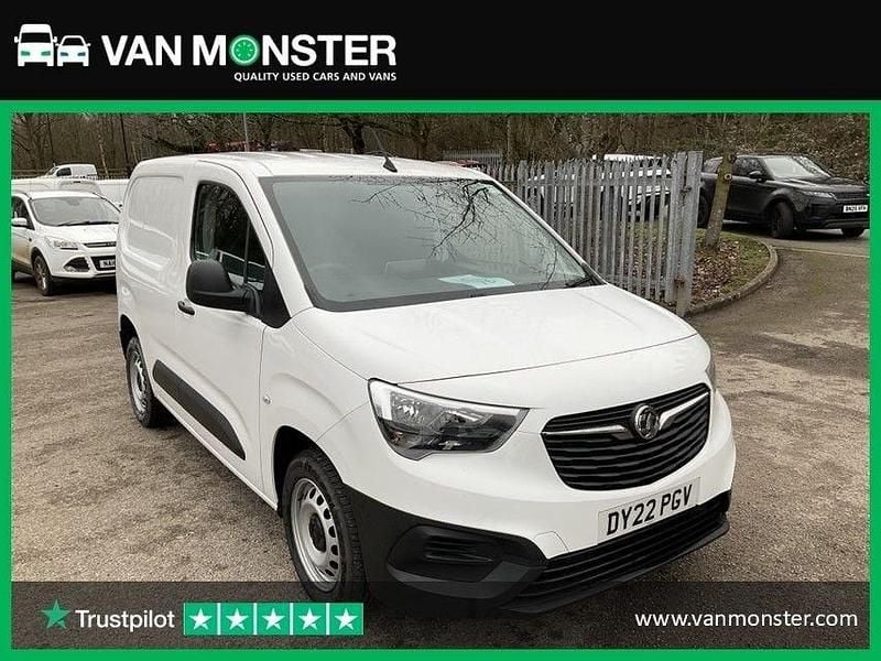 Used Vauxhall Combo 100 HP (73 kW) 2022 White MPV