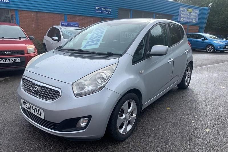 Silver Used 2010 Kia Venga 3 Hatchback | £1,850 (Good price) - Image 1/1