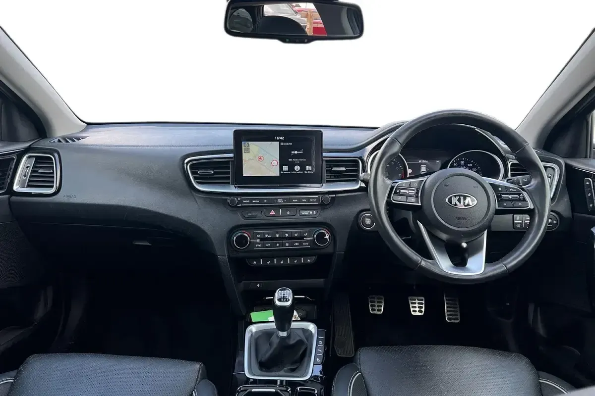 Used Kia Ceed First Edition 140 HP (102 kW) 2019 Red Hatchback