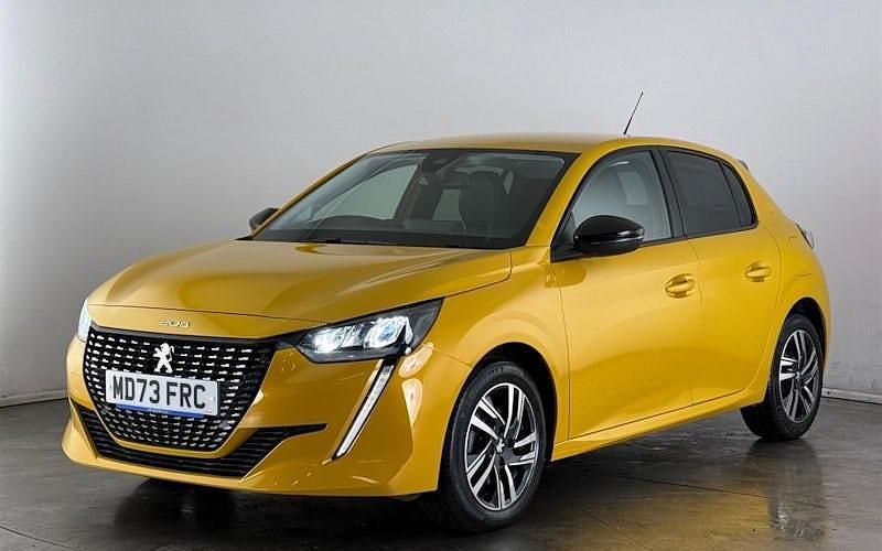 Second-hand Peugeot 208 Allure+ 102 CP (75 kW) 2023 Galben Hatchback