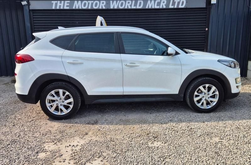Used Hyundai Tucson SE 132 HP (97 kW) 2019 White SUV