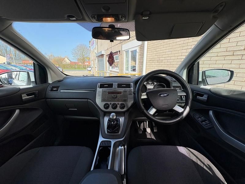 Used Ford Kuga Zetec 2010 White SUV