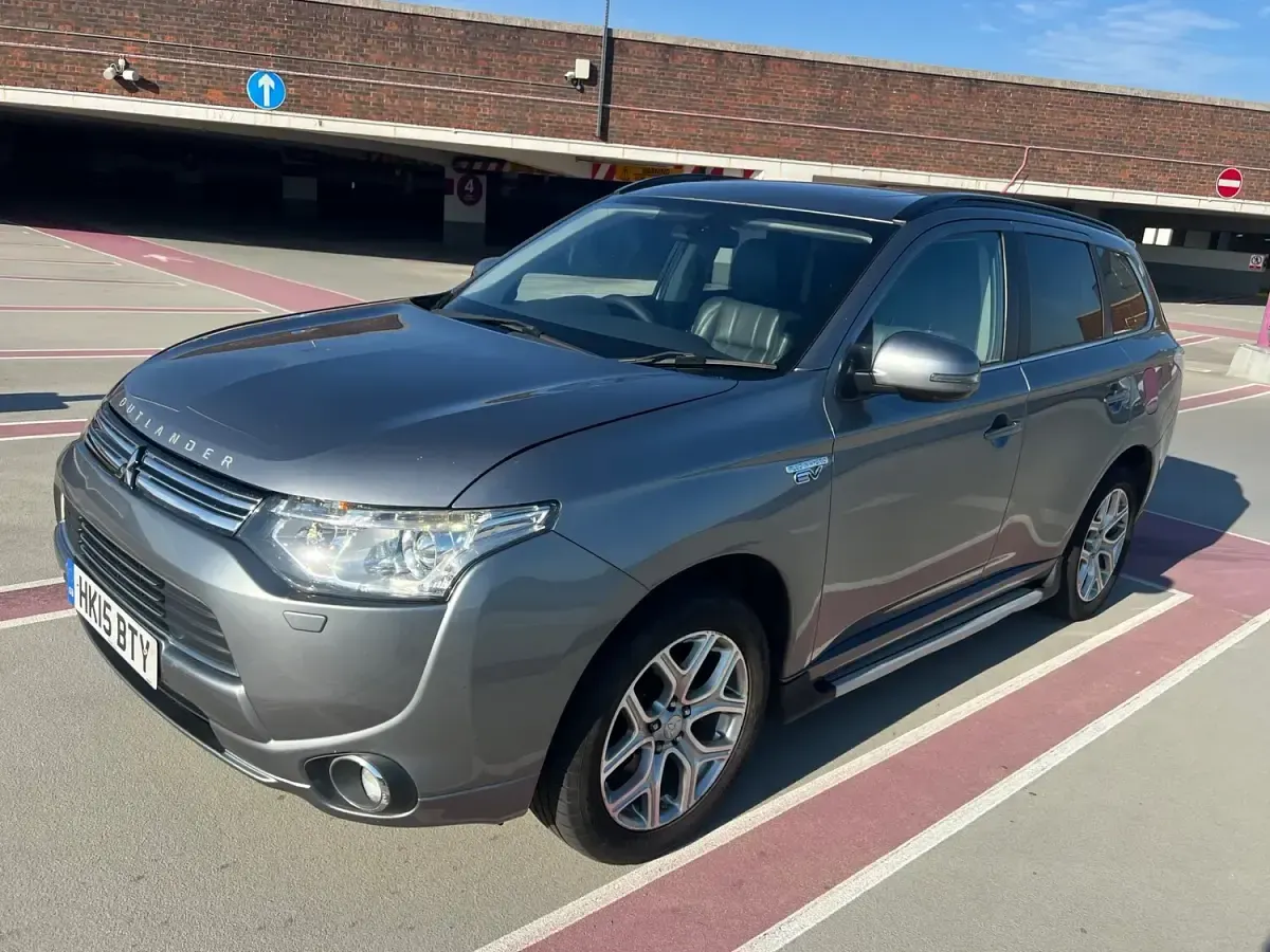 Used Mitsubishi Outlander P-HEV 2015 Grey Estate