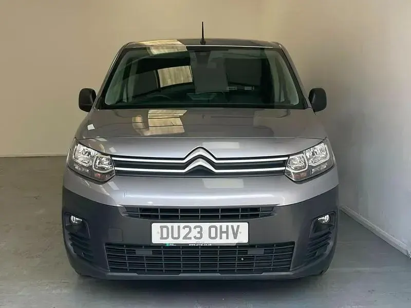Used Citroën Berlingo 100 HP (73 kW) 2023 Grey MPV