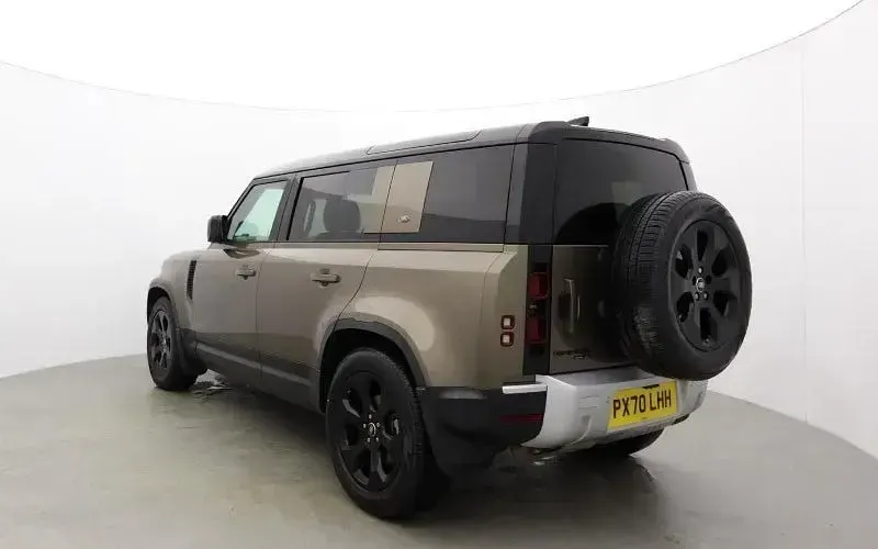 Used Land Rover Defender SE 241 HP (177 kW) 2020 Brown SUV