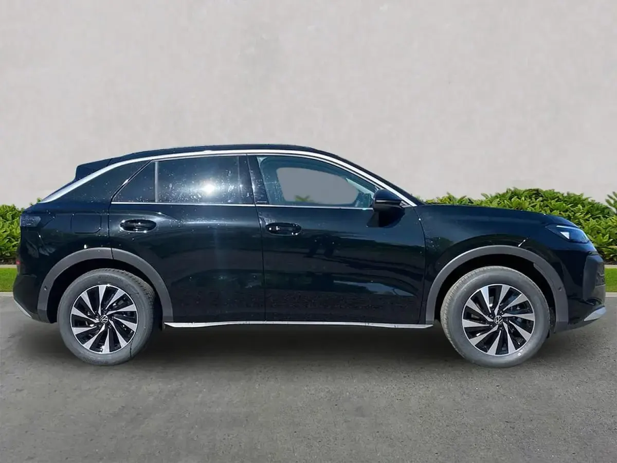 New VW T-Roc Life 150 HP (110 kW) 2026 Black SUV