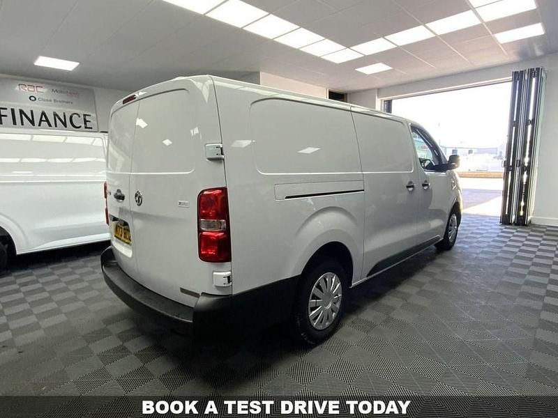 Used Vauxhall Vivaro S 100 HP (73 kW) 2023 White MPV