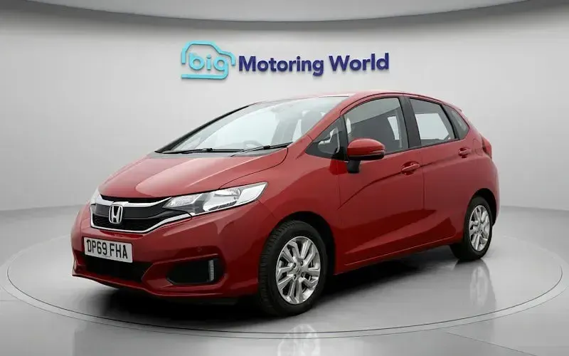 Used Honda Jazz SE 102 HP (75 kW) 2019 Red Hatchback