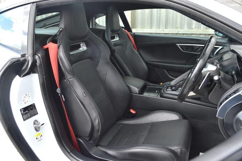 Usado Jaguar F-Type R-Dynamic 2017 Branco Coupé