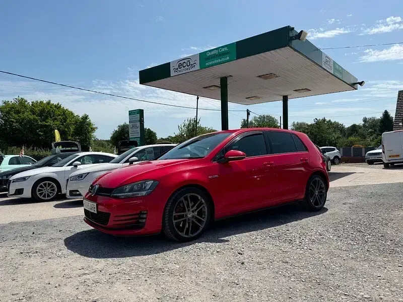 Used VW Golf VII GTD 180 HP (132 kW) 2015 Red Hatchback