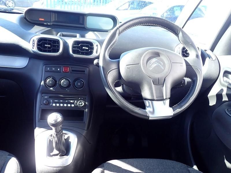 Usado Citroën C3 Picasso PureTech 110 HP (80 kW) 2017 Branco Monovolume