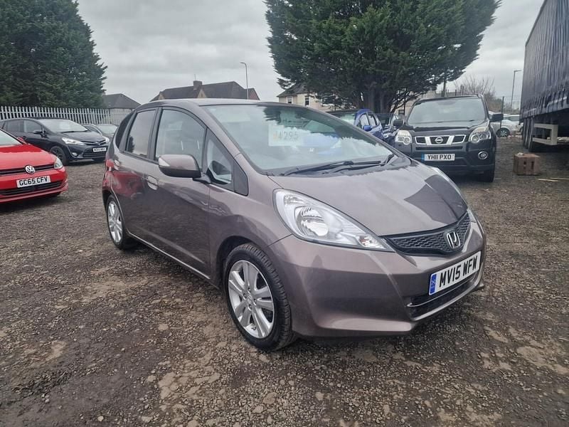 Used Honda Jazz ES 2015 Brown Hatchback