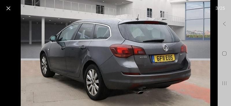 Second-hand Vauxhall Astra 165 CP (121 kW) 2011 Gri Break