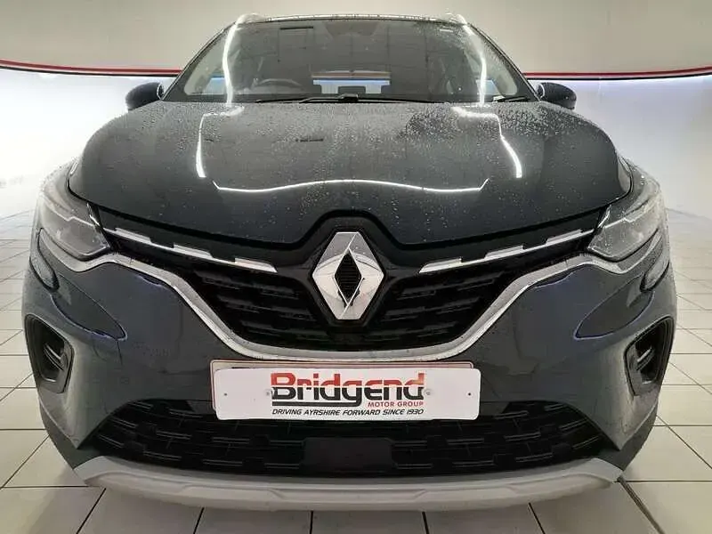 Used Renault Captur SE 140 HP (102 kW) 2022 Blue/black SUV