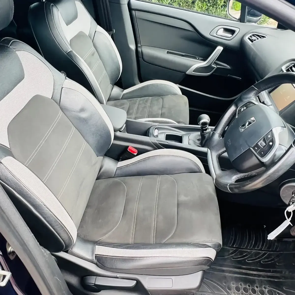 Used DS Automobiles DS4 Elegance 150 HP (110 kW) 2017 Blue Hatchback