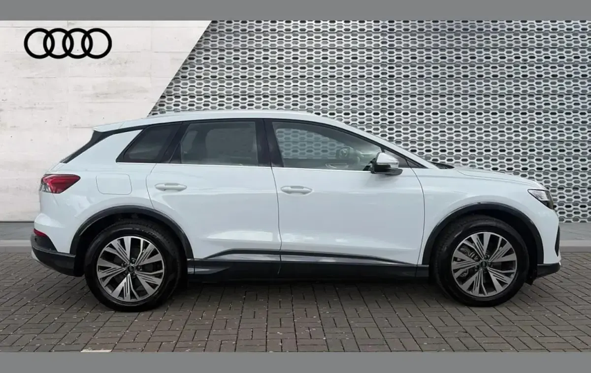Used Audi Q4 e-tron Sport 210 kW (286 HP) 2025 White SUV