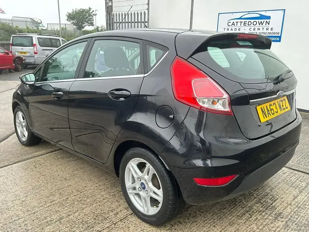 Used Ford Fiesta Zetec 82 HP (60 kW) 2013 Black Hatchback