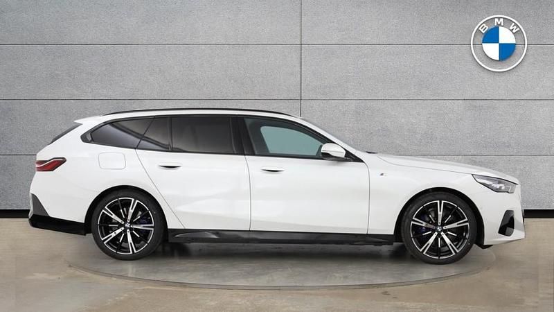 Used BMW 520 M Sport 205 HP (150 kW) 2025 White Estate