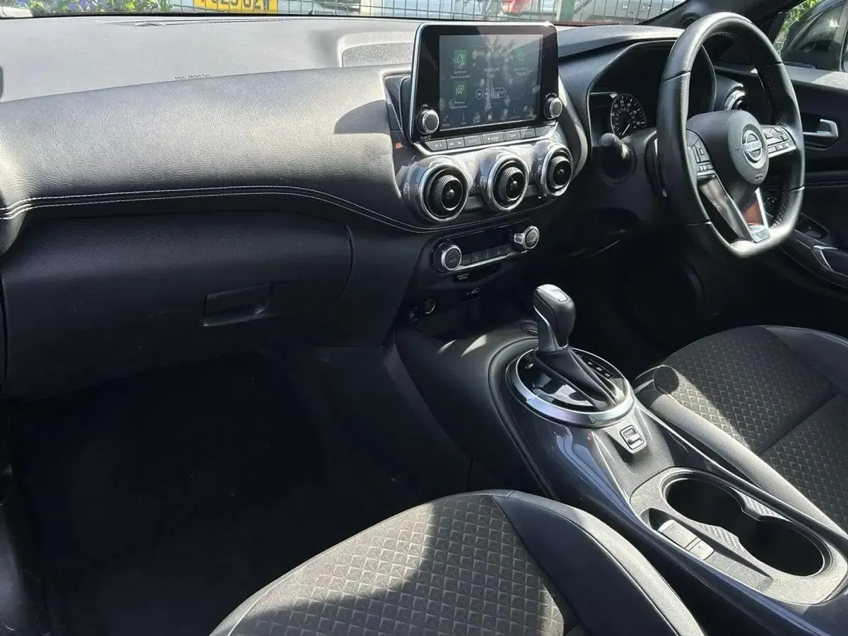 Used Nissan Juke N-Connecta 114 HP (83 kW) 2022 Red SUV