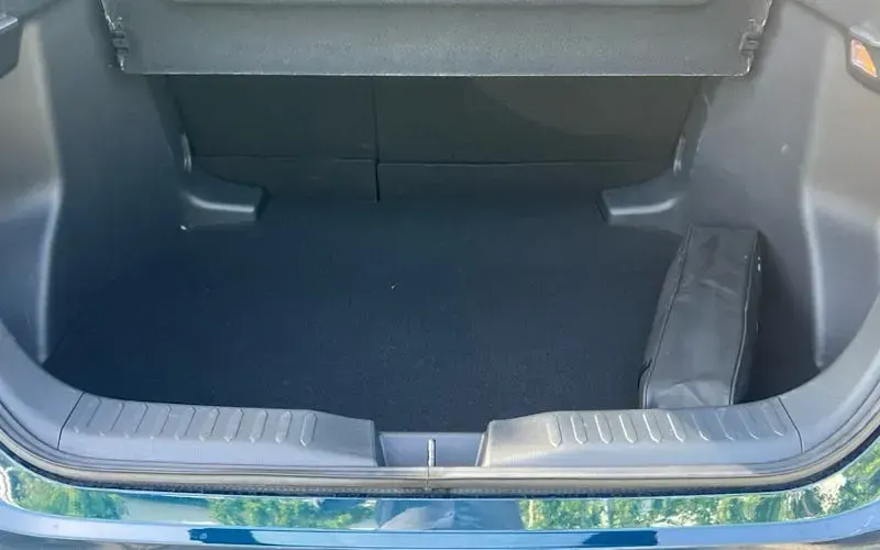 New Toyota C-HR 140 HP (102 kW) 2025 Blue SUV