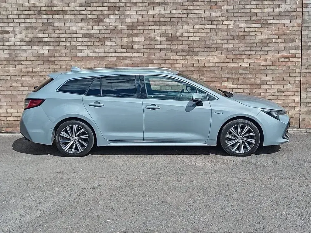 Used Toyota Corolla Design 184 HP (135 kW) 2021 Grey Estate