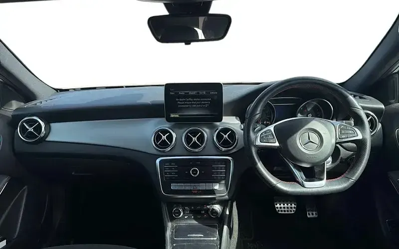 Used Mercedes GLA180 AMG line 122 HP (89 kW) 2019 White SUV