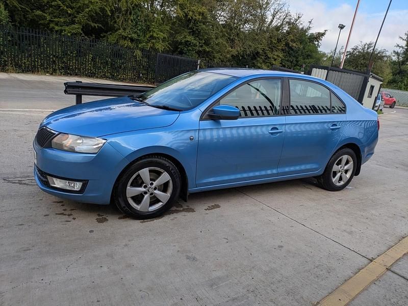 Used Skoda Rapid SE 2014 Blue Hatchback