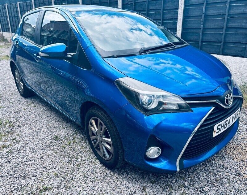 Blue Used 2014 Toyota Yaris Hatchback | £4,825 (Fair price) - Image 1/4